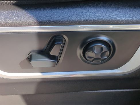 Used 2020 RAM 1500 Laramie w/ Off Road Group image 21