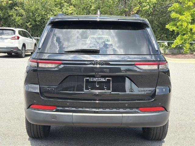 Used 2023 Jeep Grand Cherokee Limited w/ Black Appearance Package AWD/4WD image 12