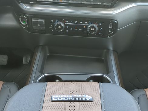 Used 2026 Chevrolet Silverado 3500 High Country w/ High Country Premium Package AWD/4WD image 17