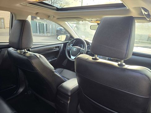 Used 2017 Toyota Corolla XSE image 15