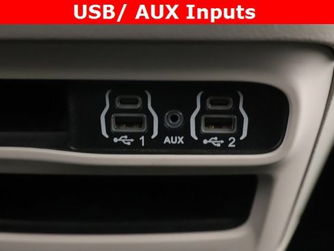 Used 2024 Chrysler Voyager LX image 25