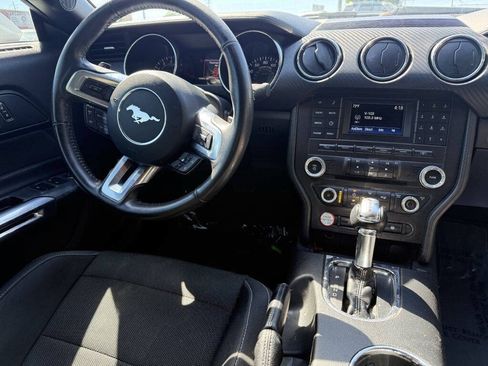 Used 2016 Ford Mustang Convertible RWD image 8