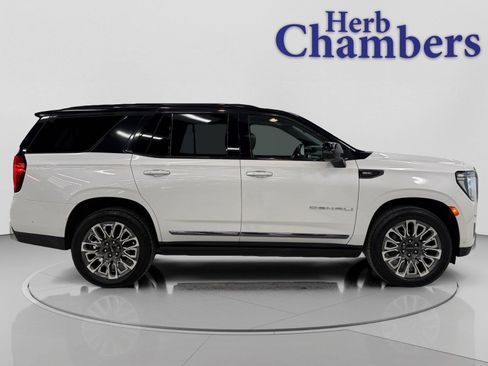 Used 2023 GMC Yukon Denali Ultimate image 2