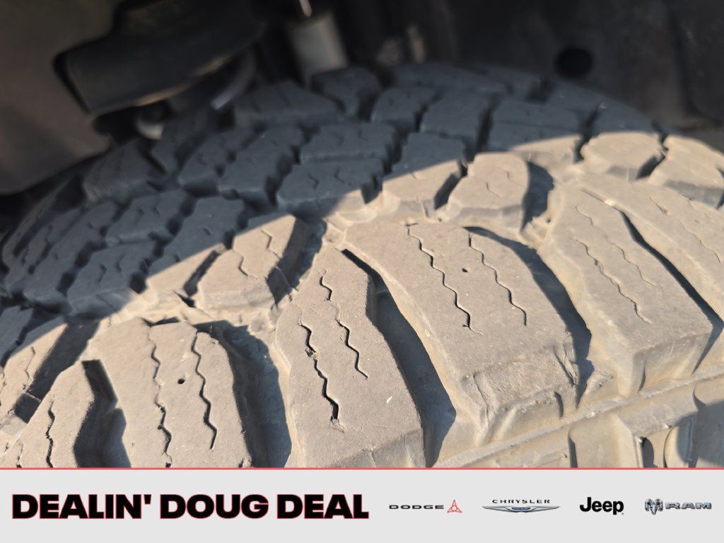 Used 2015 Jeep Wrangler Unlimited Rubicon AWD/4WD image 28