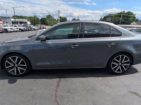 Used 2014 Volkswagen Jetta GLI FWD image 4