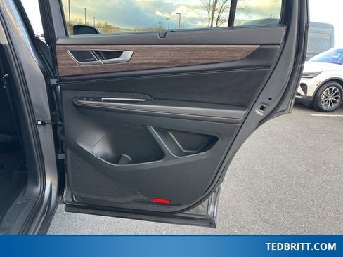 Used 2024 Volkswagen Atlas SEL Premium R-Line image 20