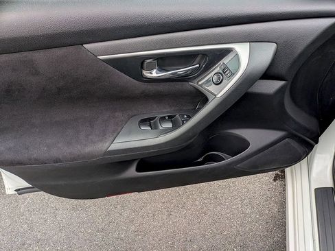 Used 2013 Nissan Altima 2.5 S FWD image 9