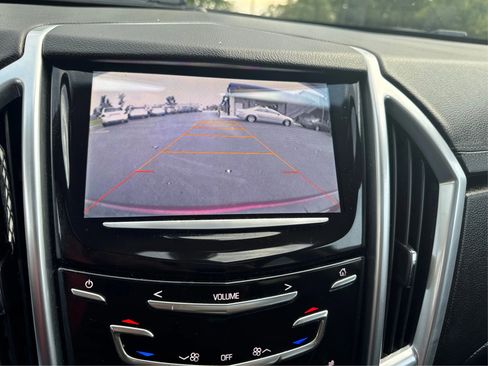 Used 2013 Cadillac SRX Luxury image 25