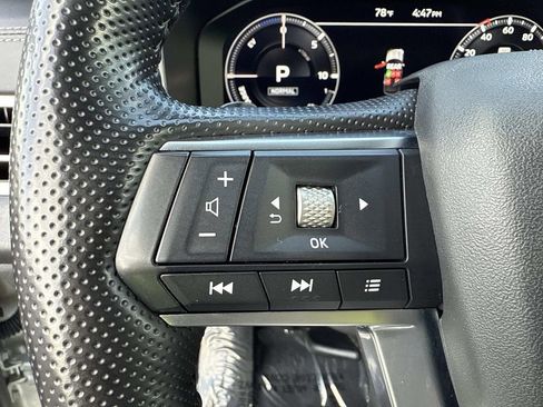 Used 2025 Mitsubishi Outlander SEL image 35