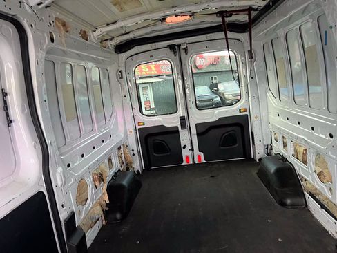 Used 2018 Ford Transit 250 148 Medium Roof RWD image 12
