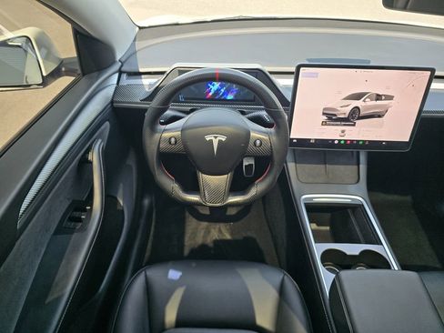 Used 2024 Tesla Model Y Long Range AWD/4WD image 13