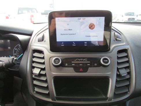 Used 2022 Ford Transit Connect XLT image 18