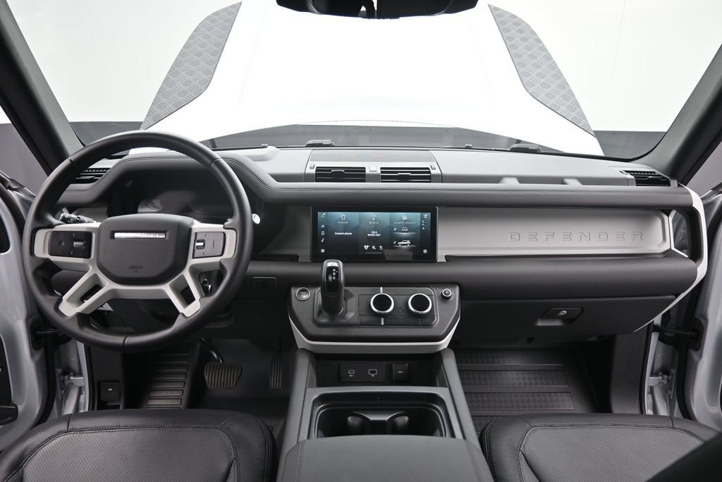 Used 2024 Land Rover Defender 110 X-Dynamic SE AWD/4WD image 21