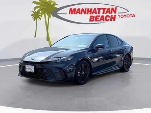 Certified 2025 Toyota Camry SE w/ Convenience Package FWD image 1