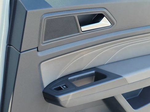 Certified 2023 Volkswagen Atlas Cross Sport SE AWD/4WD image 7