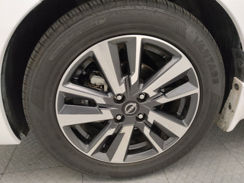 Used 2024 Nissan Versa S w/ S Plus Package FWD image 31