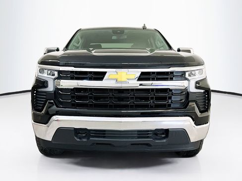 Used 2022 Chevrolet Silverado 1500 LT image 2