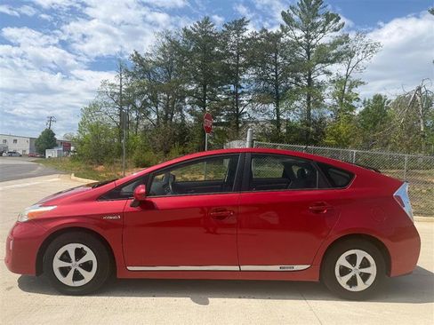 Used 2015 Toyota Prius Two image 2