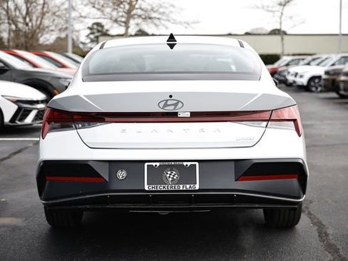 New 2026 Hyundai Elantra Limited FWD image 4