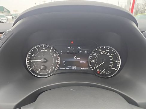 Used 2024 Nissan Armada SL w/ Captain's Chairs Package image 17