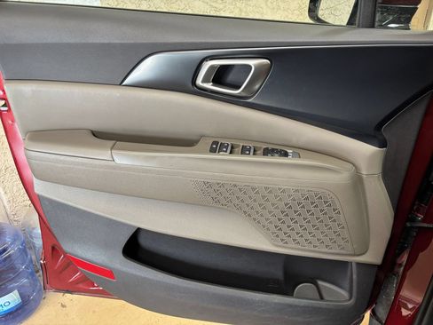Used 2026 Kia Carnival FWD image 18