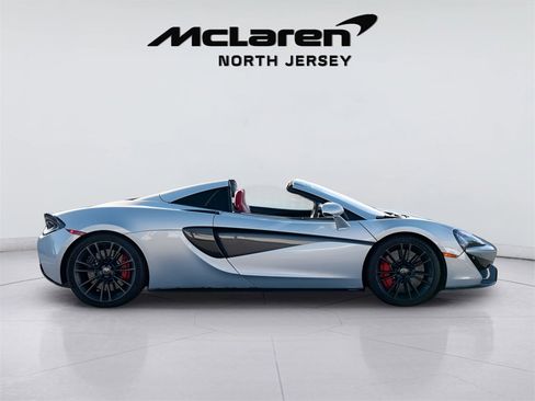 Used 2018 McLaren 570S Spider image 24