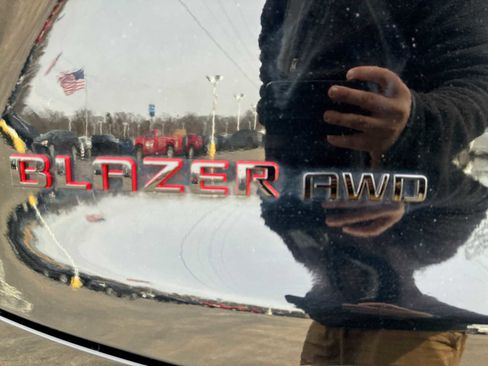 Certified 2023 Chevrolet Blazer LT w/ Convenience Package image 32