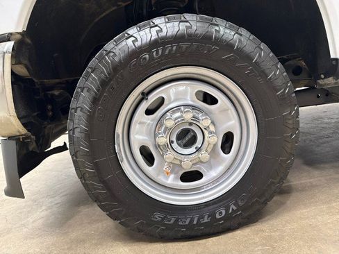 Used 2022 Ford F250 XL w/ Power Equipment Group AWD/4WD image 36