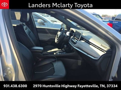 Used 2024 Jeep Compass Latitude AWD/4WD image 5