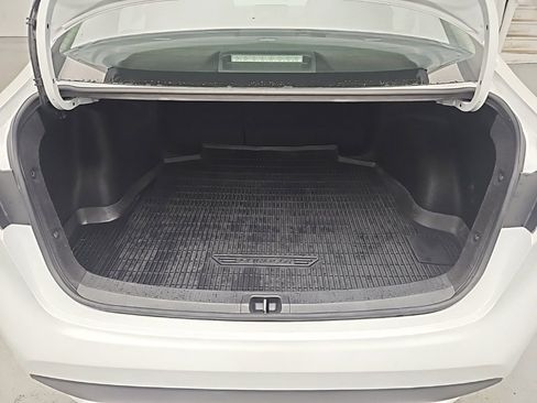 Used 2022 Toyota Corolla LE image 39