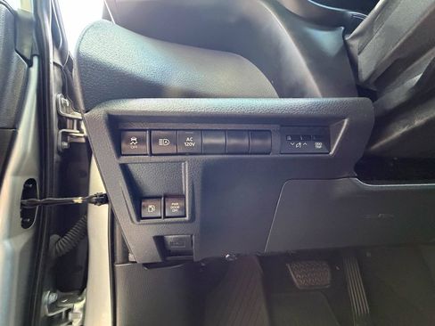 Used 2022 Toyota Sienna XSE w/ XSE Plus Package AWD/4WD image 17