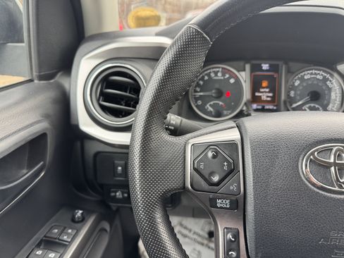 Certified 2023 Toyota Tacoma 4x4 Double Cab image 18