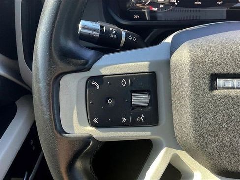 Used 2022 Land Rover Defender 90 X-Dynamic S image 21