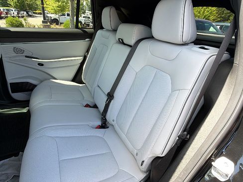 Used 2025 Jeep Wagoneer S Limited AWD/4WD image 24