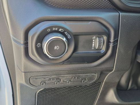 Used 2024 Jeep Wrangler Unlimited Rubicon w/ Technology Group AWD/4WD image 15