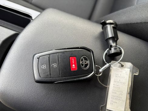 Used 2025 Toyota Prius LE image 22