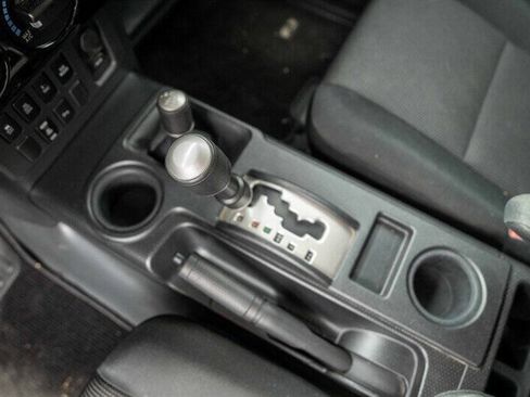 Used 2010 Toyota FJ Cruiser 4WD image 16