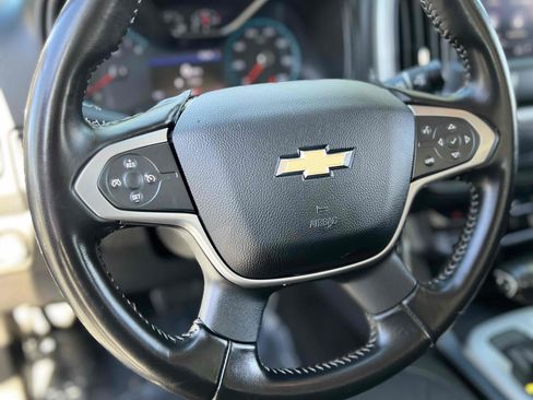 Used 2020 Chevrolet Colorado LT w/ LT Convenience Package image 3