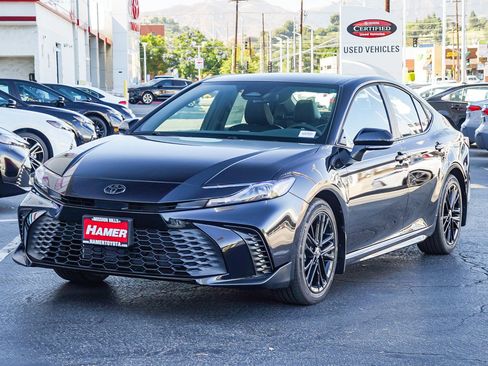 New 2026 Toyota Camry SE FWD image 3