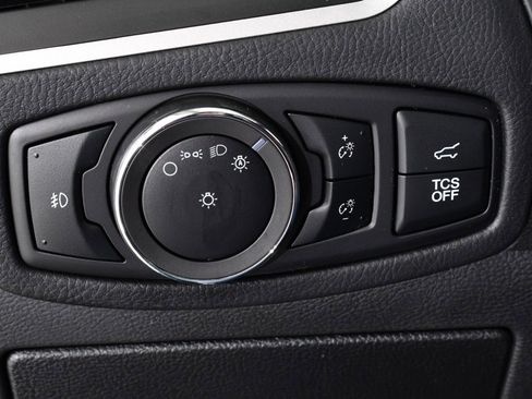 Used 2024 Ford Edge SEL w/ Convenience Package image 32