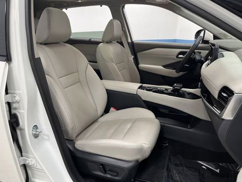 Used 2023 Nissan Rogue SL w/ SL Premium Package image 31