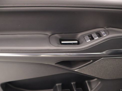 New 2025 Lincoln Navigator Reserve w/ Jet Appearance Package AWD/4WD image 18