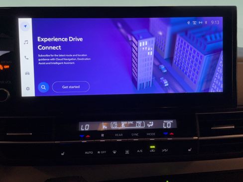 Certified 2025 Toyota Sienna XLE FWD image 13