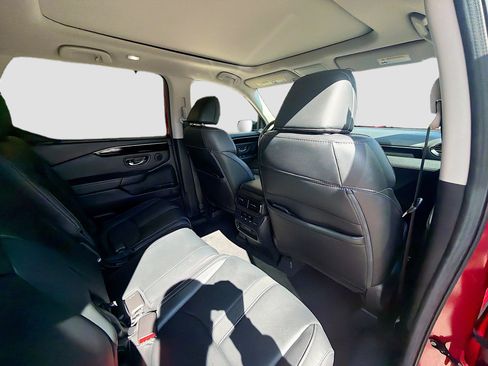 Certified 2024 Honda Pilot Touring image 30