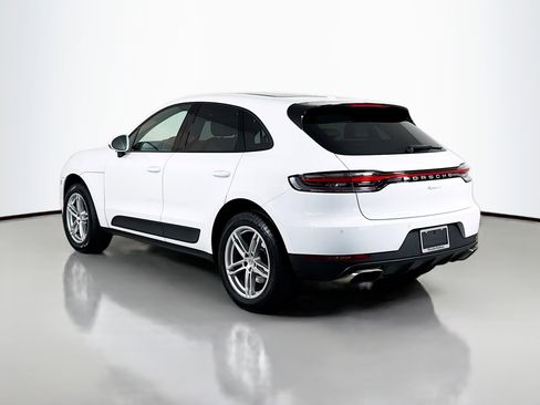 Certified 2021 Porsche Macan image 3
