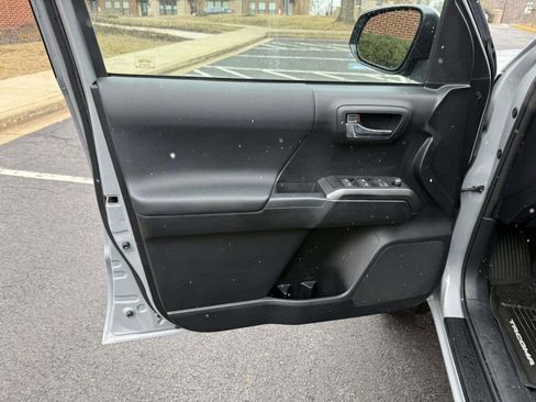 Used 2017 Toyota Tacoma TRD Pro image 12