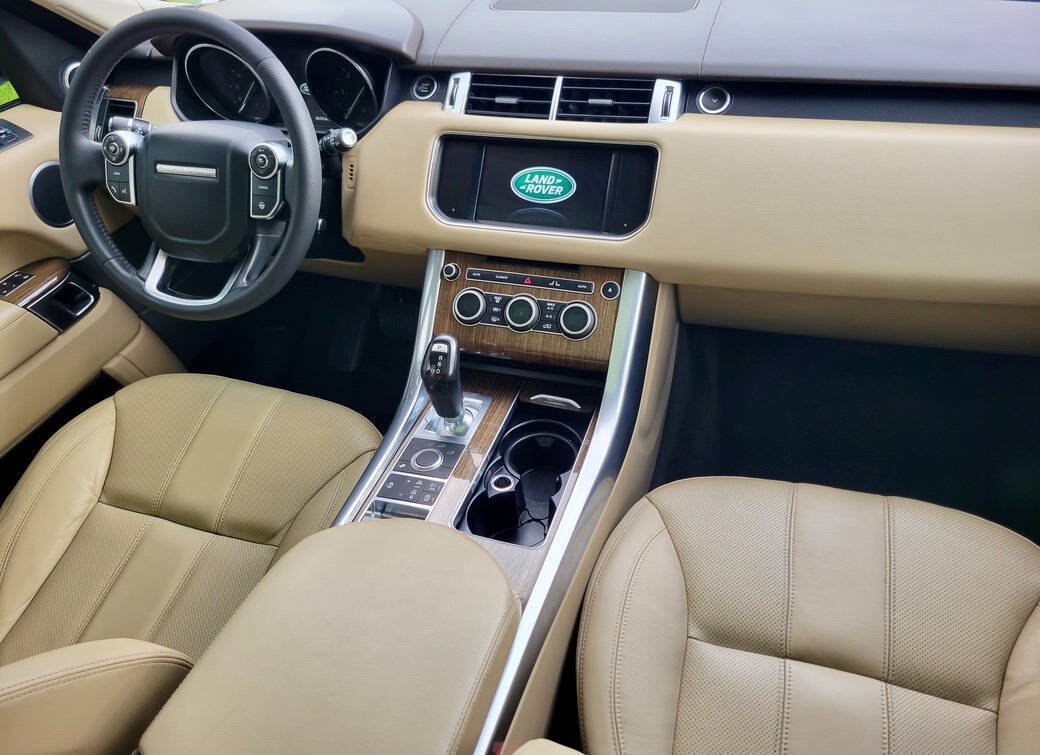 Used 2016 Land Rover Range Rover Sport SE AWD/4WD image 33