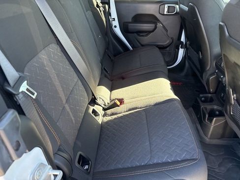 Used 2024 Jeep Gladiator Mojave w/ Safety Group image 15