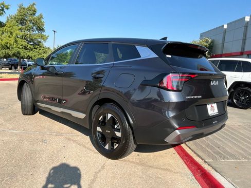 Used 2026 Kia Sportage LX FWD image 8