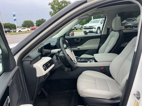 Used 2026 Lincoln Aviator 2WD image 15